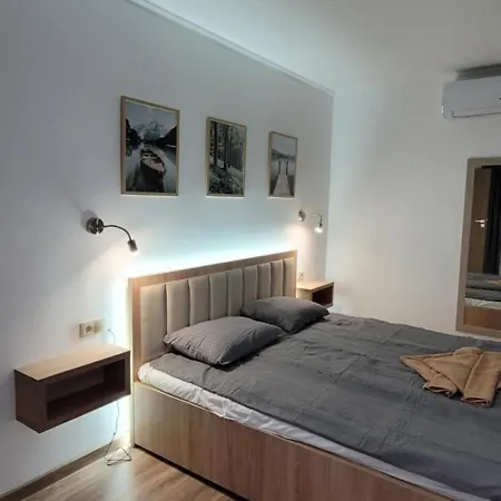 Csaladi Kikoeto Apartman Gyula Exterior photo