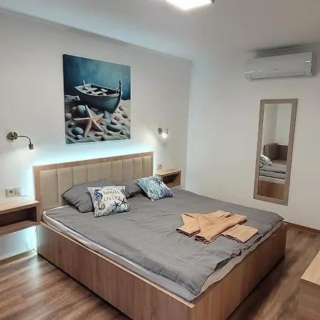 Csaladi Kikoeto Apartman Gyula Exterior photo