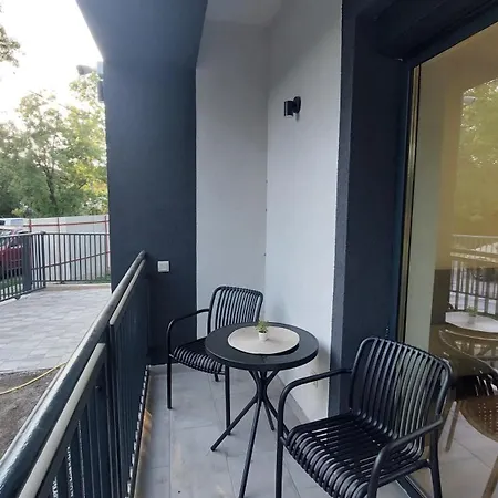 Csaladi Kikoeto Apartman Gyula Exterior photo