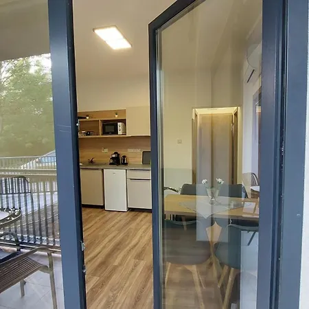 Csaladi Kikoeto Apartman Gyula Exterior photo