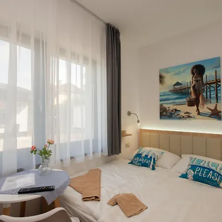 Csaladi Kikoeto Apartman Gyula Exterior photo
