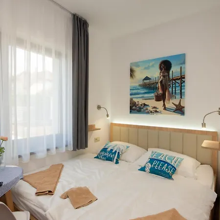 Csaladi Kikoeto Apartman Gyula Exterior photo