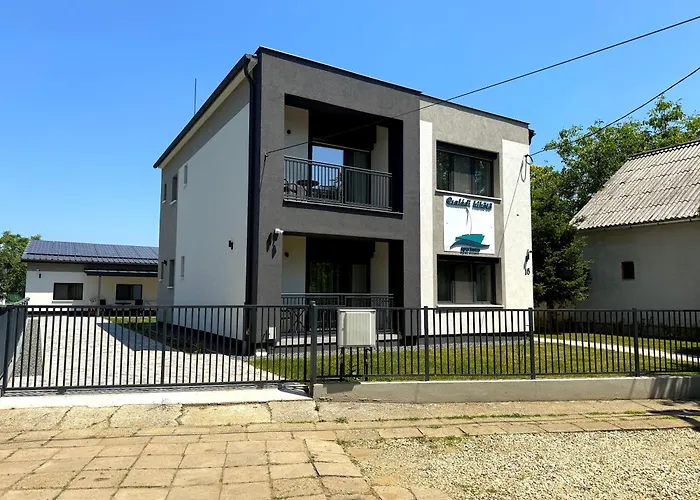 Csaladi Kikoeto Apartman