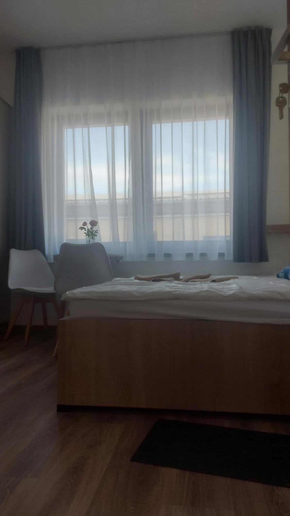 Csaladi Kikoeto Apartment Gyula