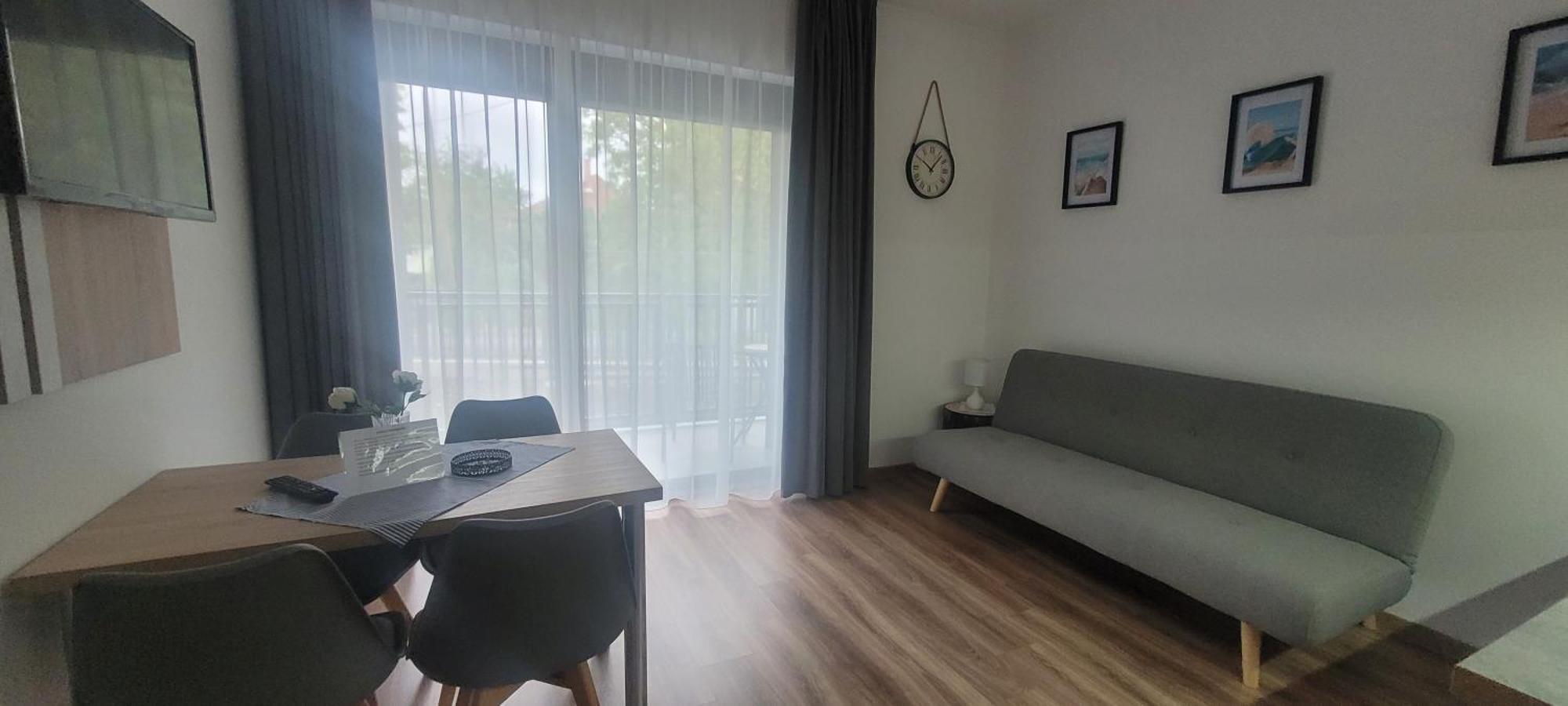 Csaladi Kikoeto Apartment