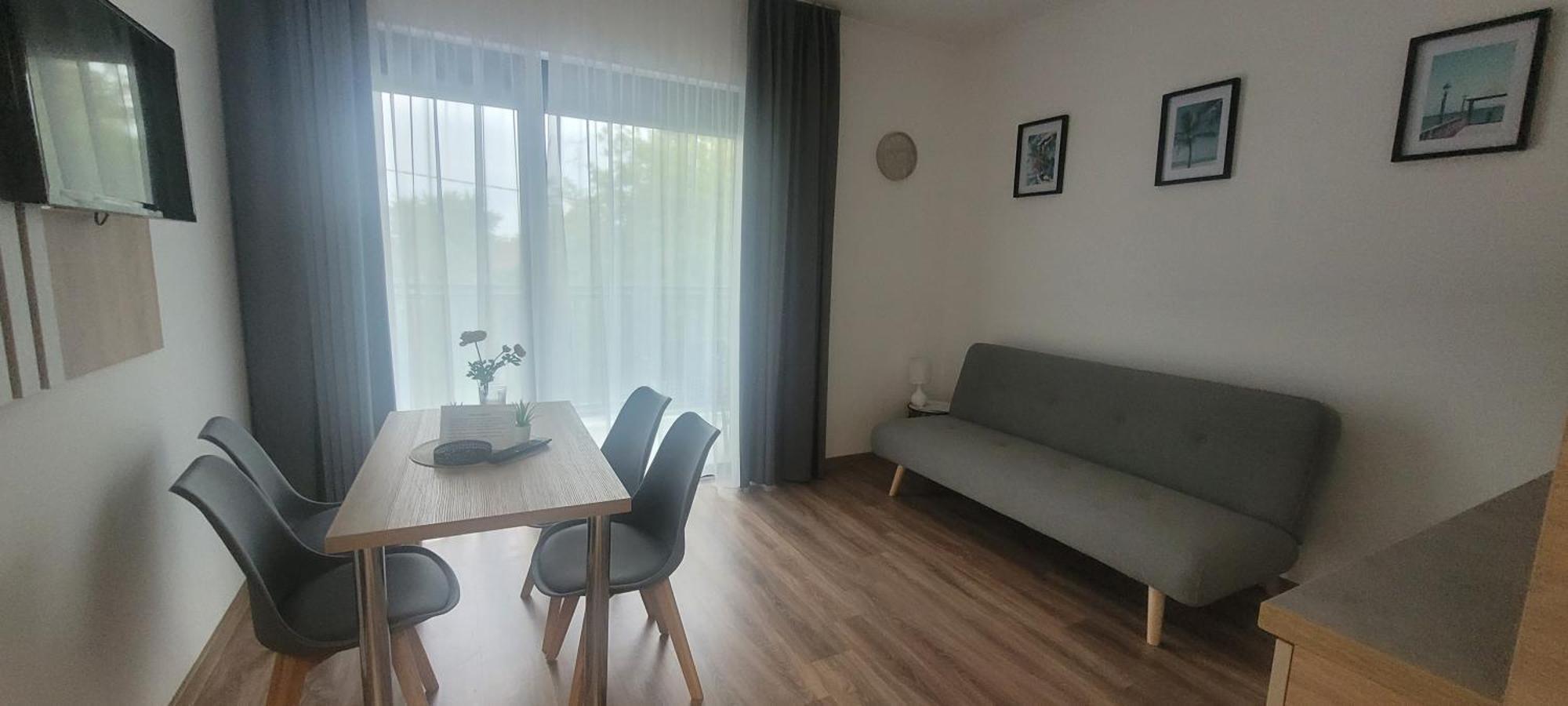 Csaladi Kikoeto Apartment *