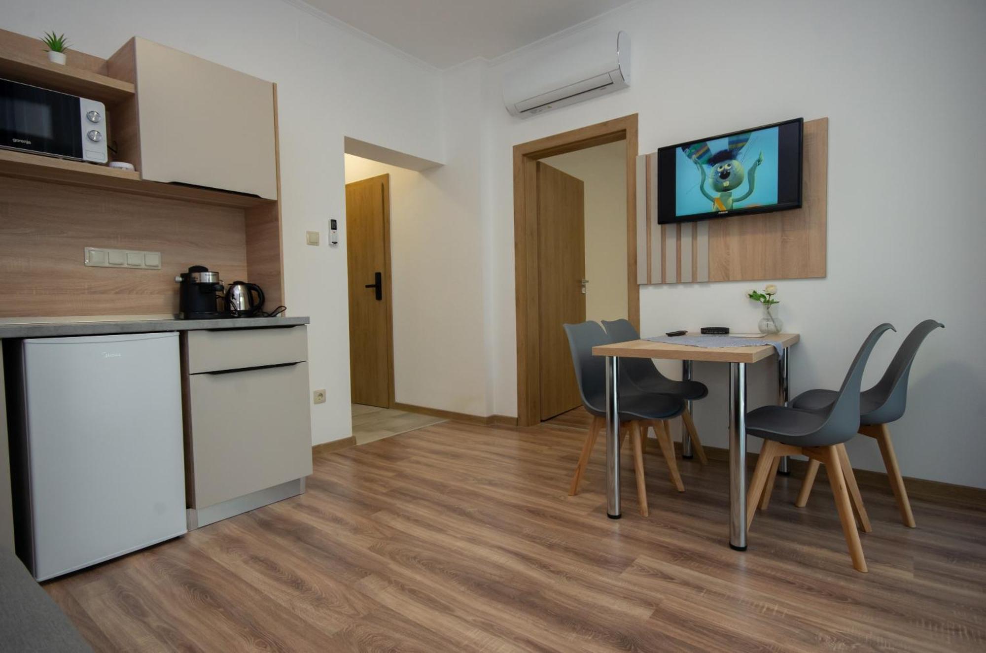 Csaladi Kikoeto Apartment Gyula